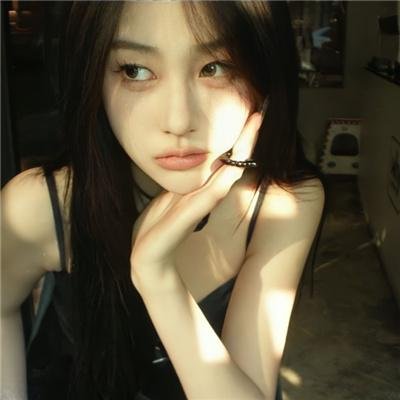 9顶假发的女孩